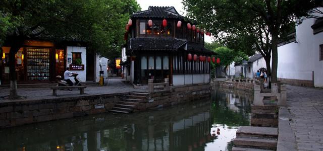 汽车启动不了是不是没电了？游戏画面